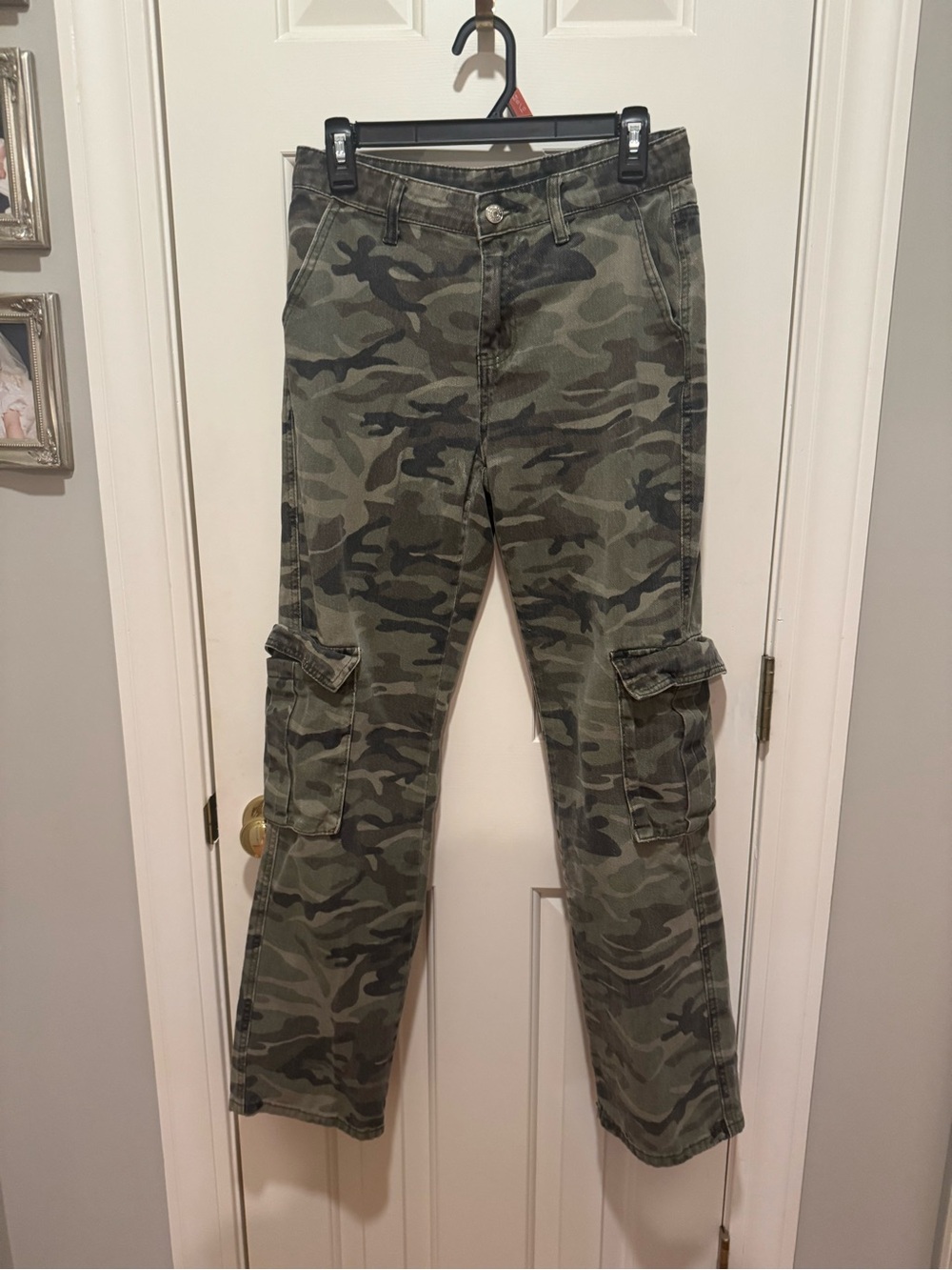 SHEIN Women’s Camo Straight Leg Cargo Jeans - Olive
